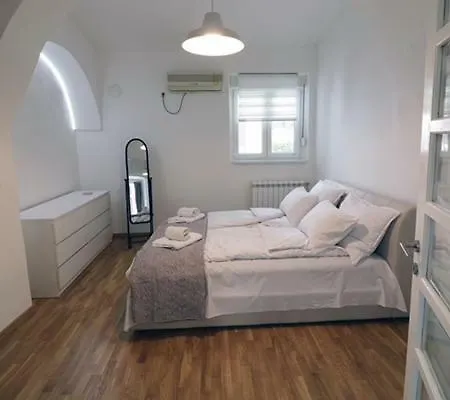 Tina Apartman Újvidék